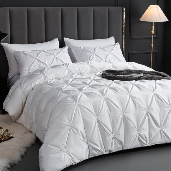New 7 Piece Bed in a Bag Comforter Set • White • Pinch Pleated • King Size - Picture 2 of 4